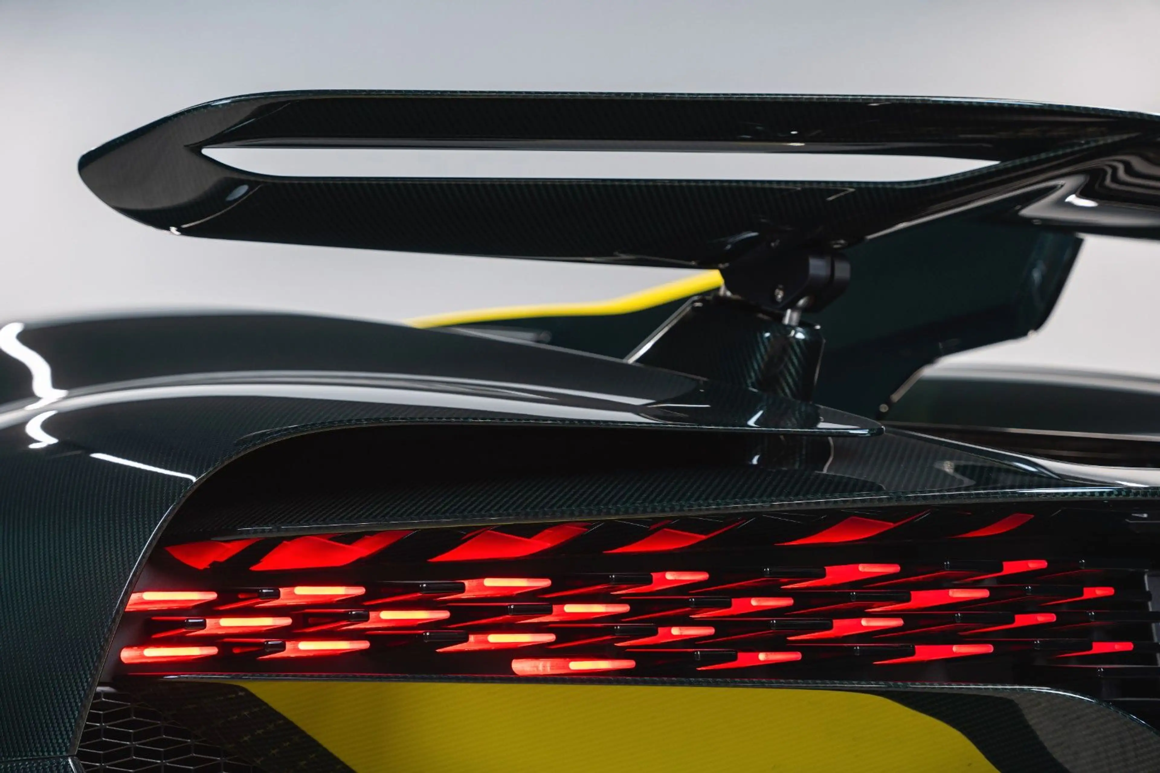 Bugatti DIVO | 1of5 EXPOSEDCARBON | 1of40|  READY CAR | — photo 11