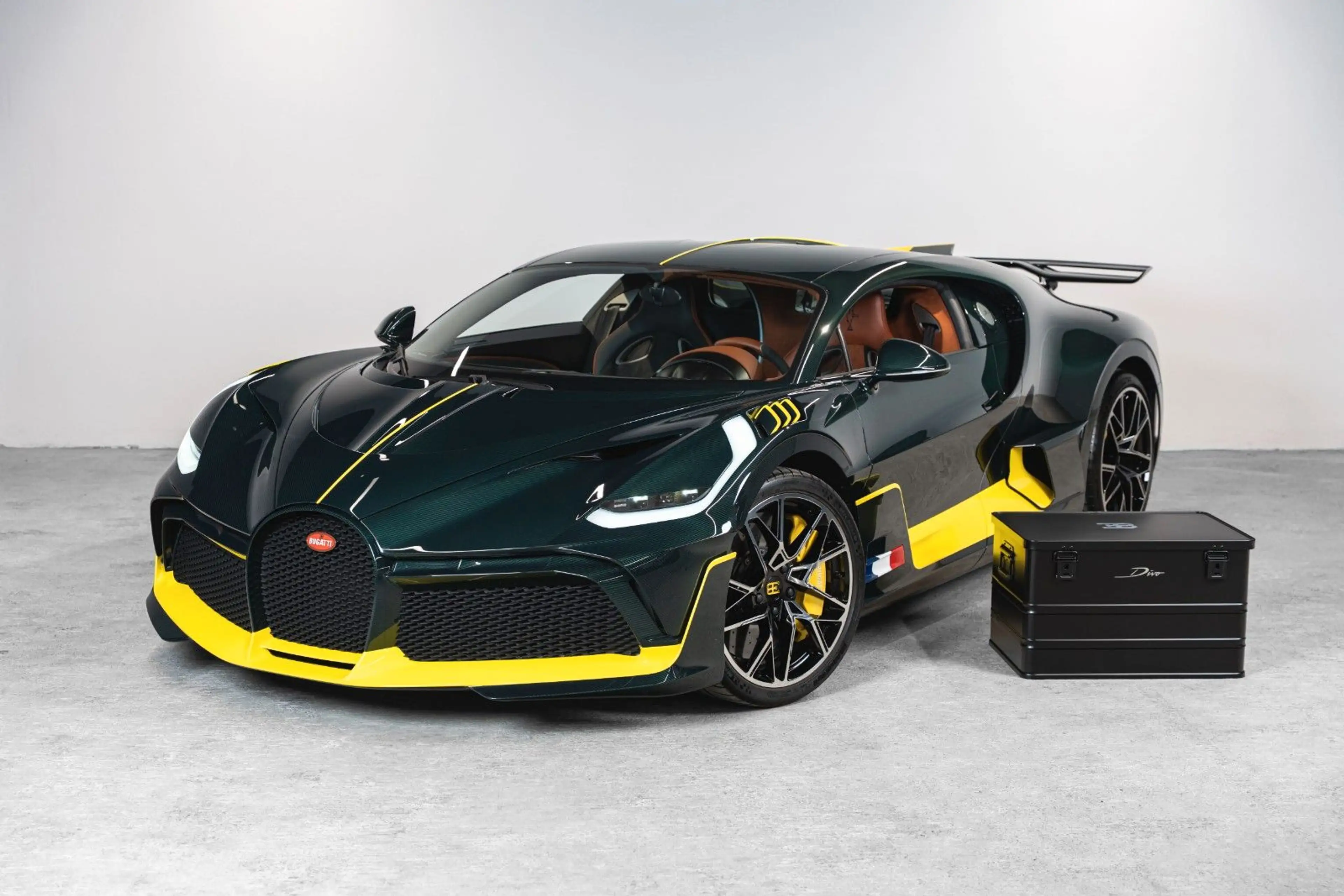 Bugatti DIVO | 1of5 EXPOSEDCARBON | 1of40|  READY CAR | — photo 5