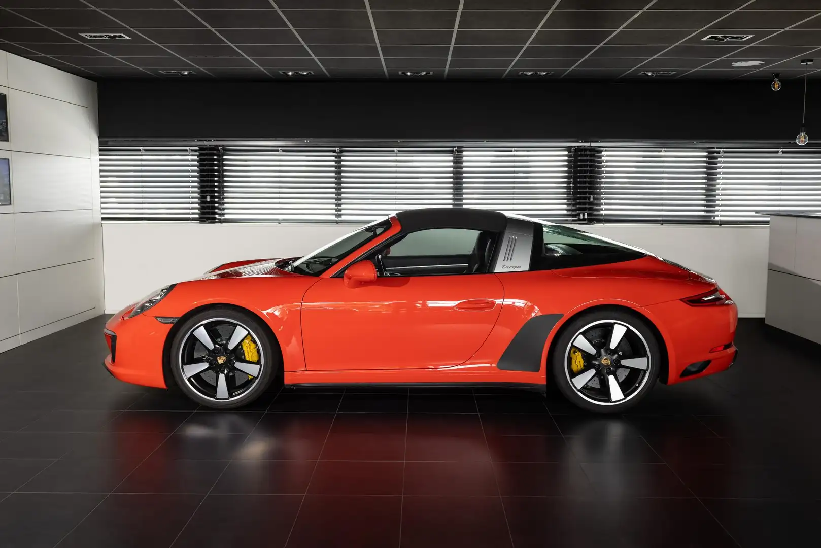 Porsche 991 3.0 Targa 4S Oranje - 1