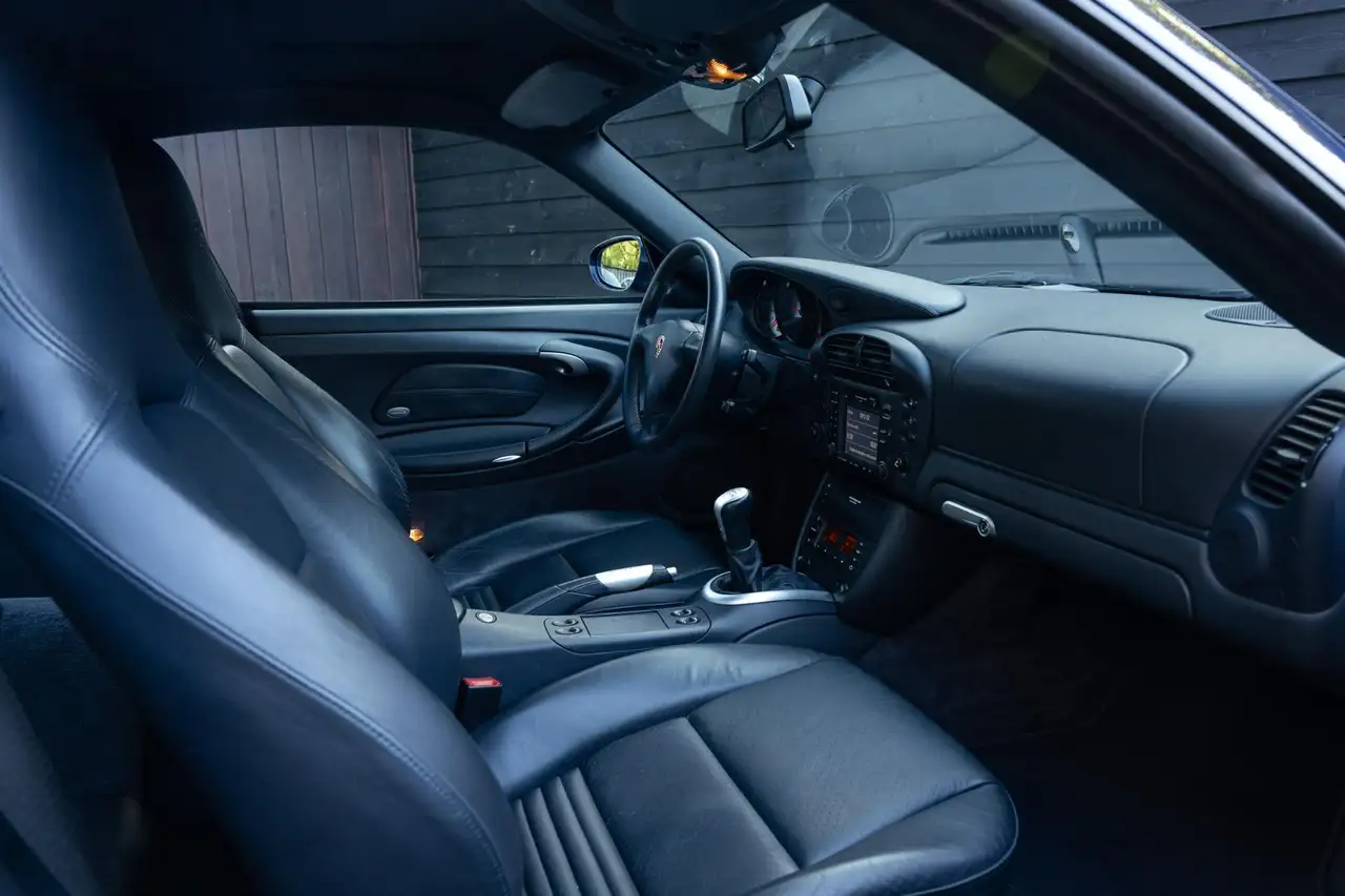 Porsche 996 3.6 Coupé Carrera - Eerste lak - Handgeschakeld -, foto 10