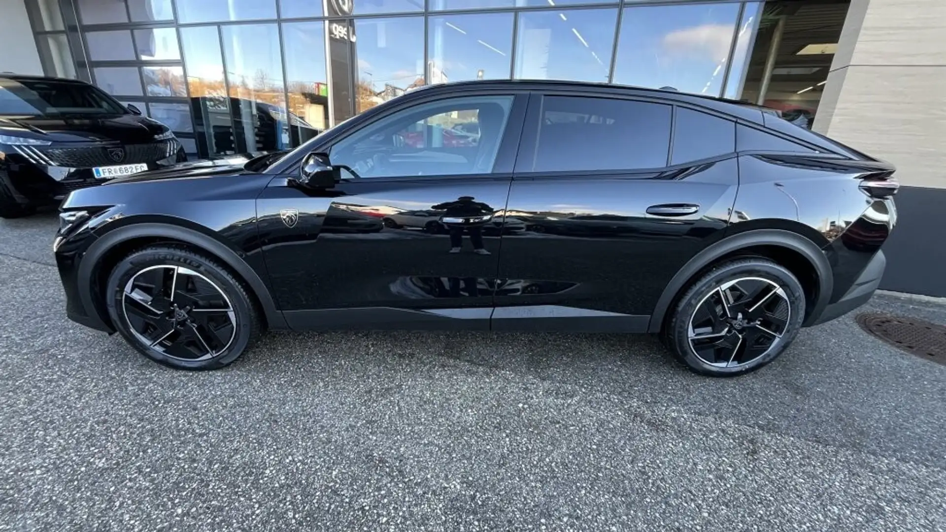 Peugeot 408 Elektro 210 58kWh GT Schwarz - 2