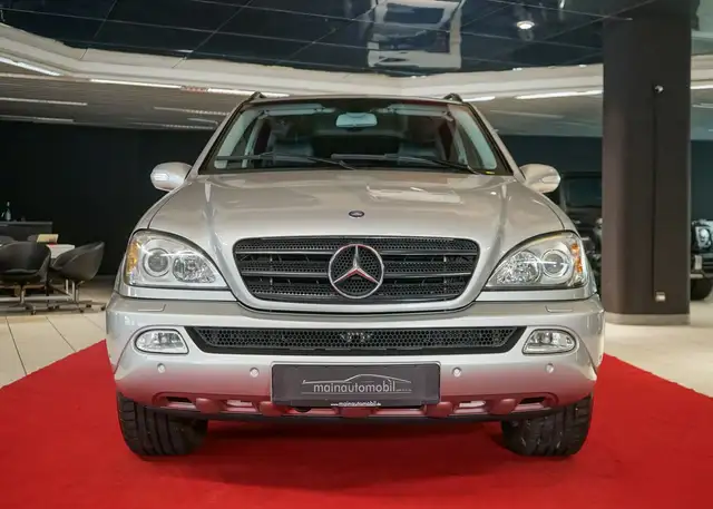 Mercedes-Benz ML 270 CDI AHK Bi-Xenon EURO4 PDC SEHRGEPFLEGT