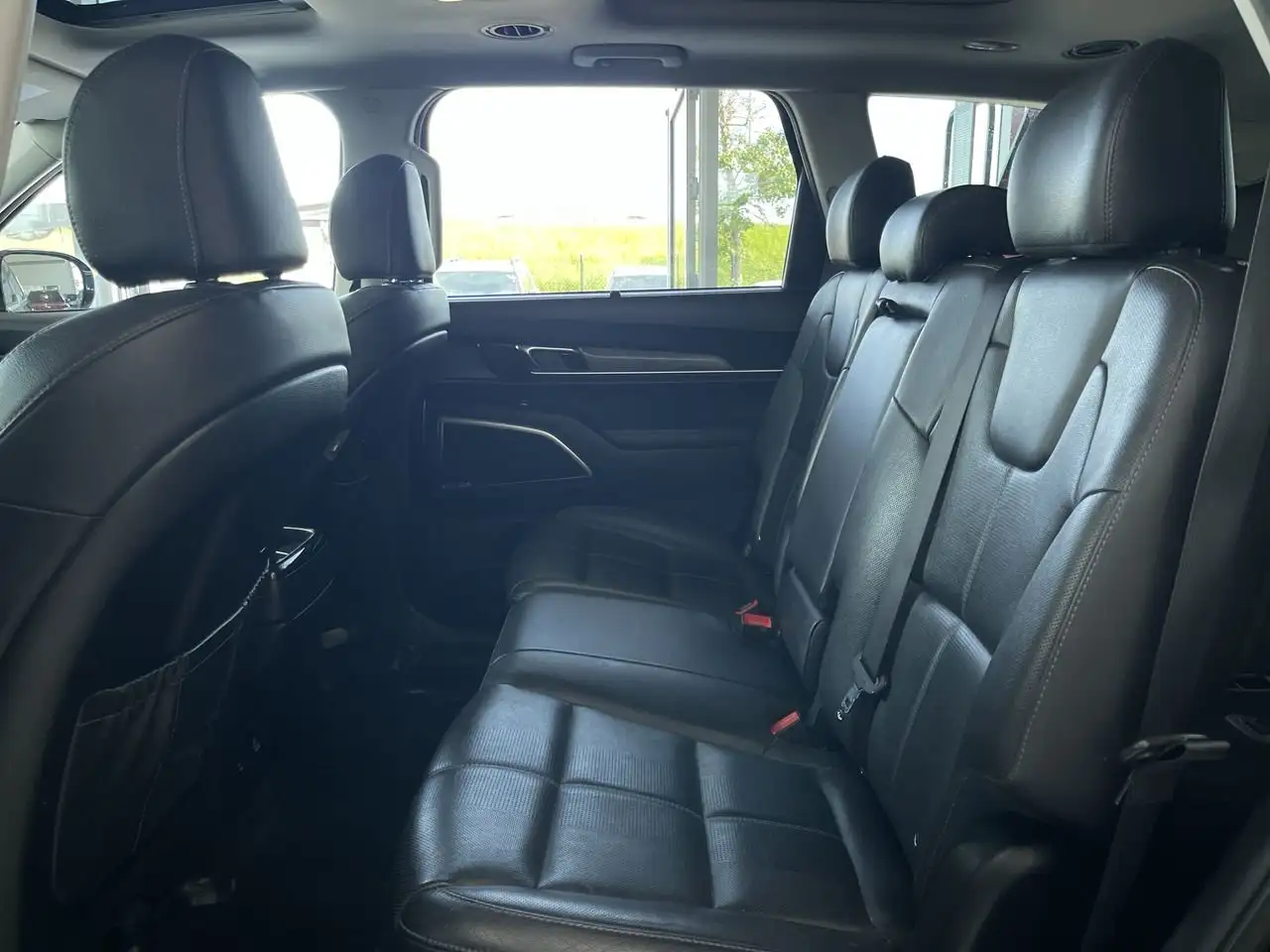 Kia Telluride снимка Kia Telluride