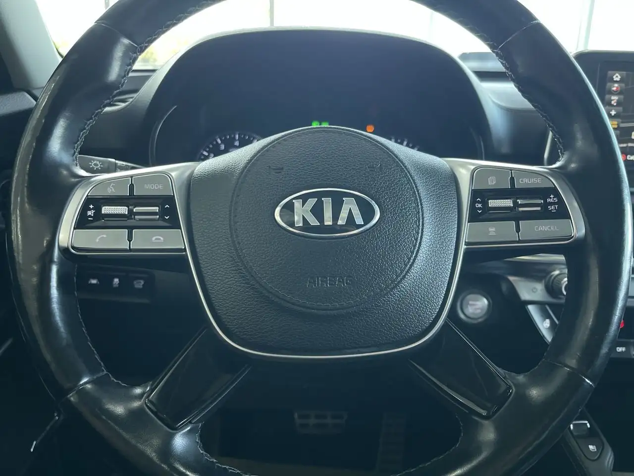 Kia Telluride снимка Kia Telluride