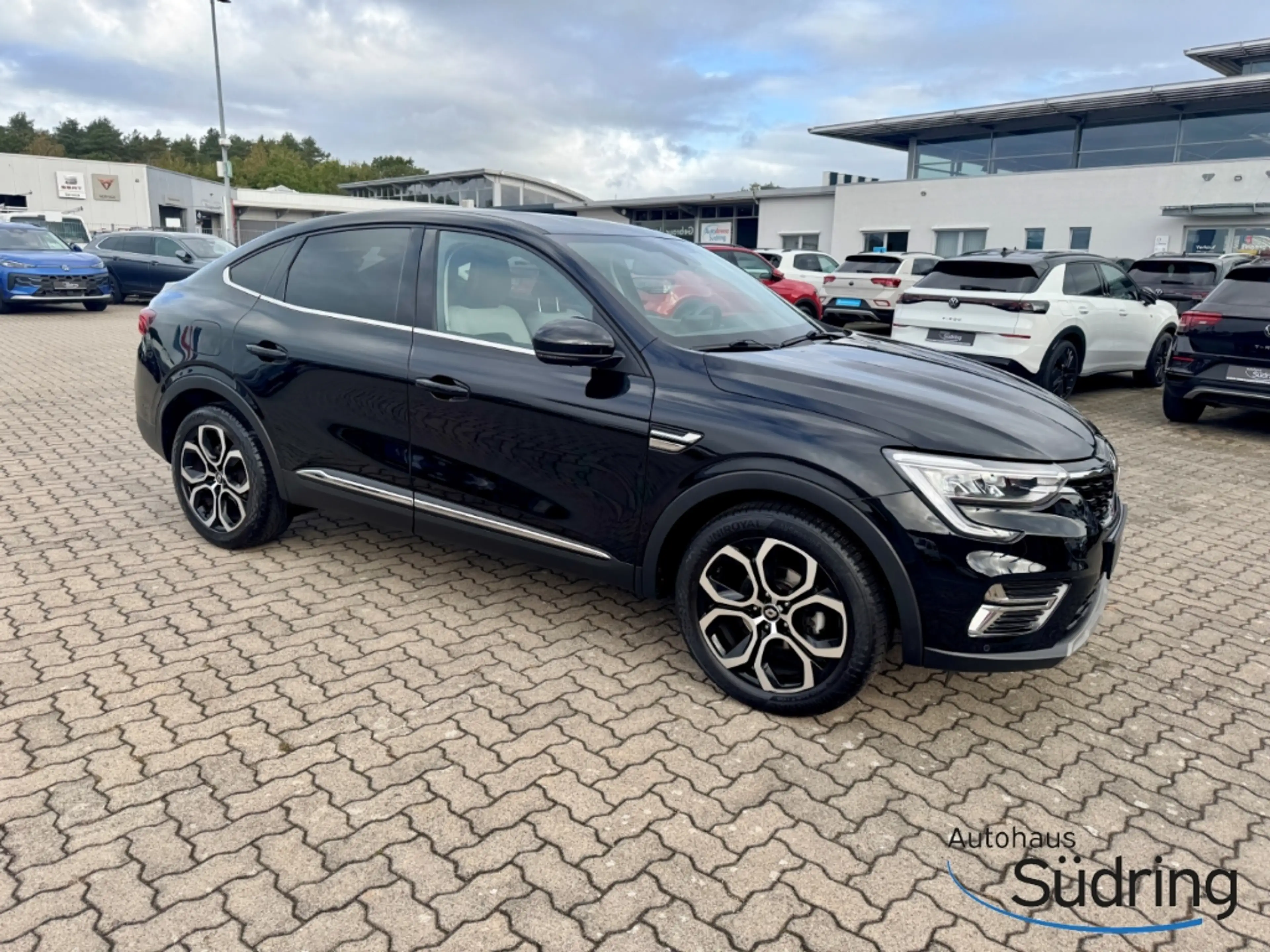 Renault Arkana 1,3 TCe140 Intens AHK Navi Leder LED ACC — photo 2