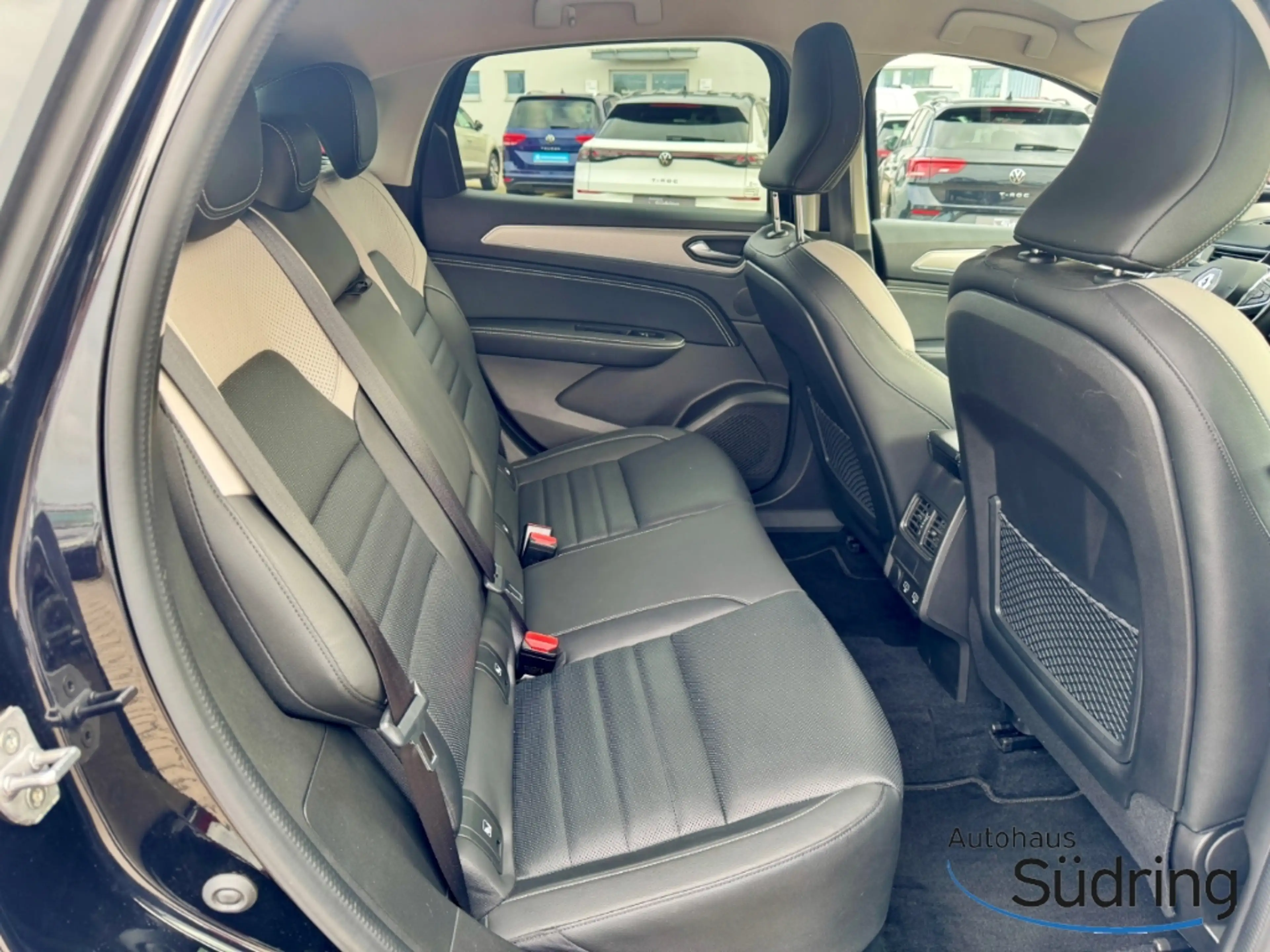 Renault Arkana 1,3 TCe140 Intens AHK Navi Leder LED ACC — photo 9