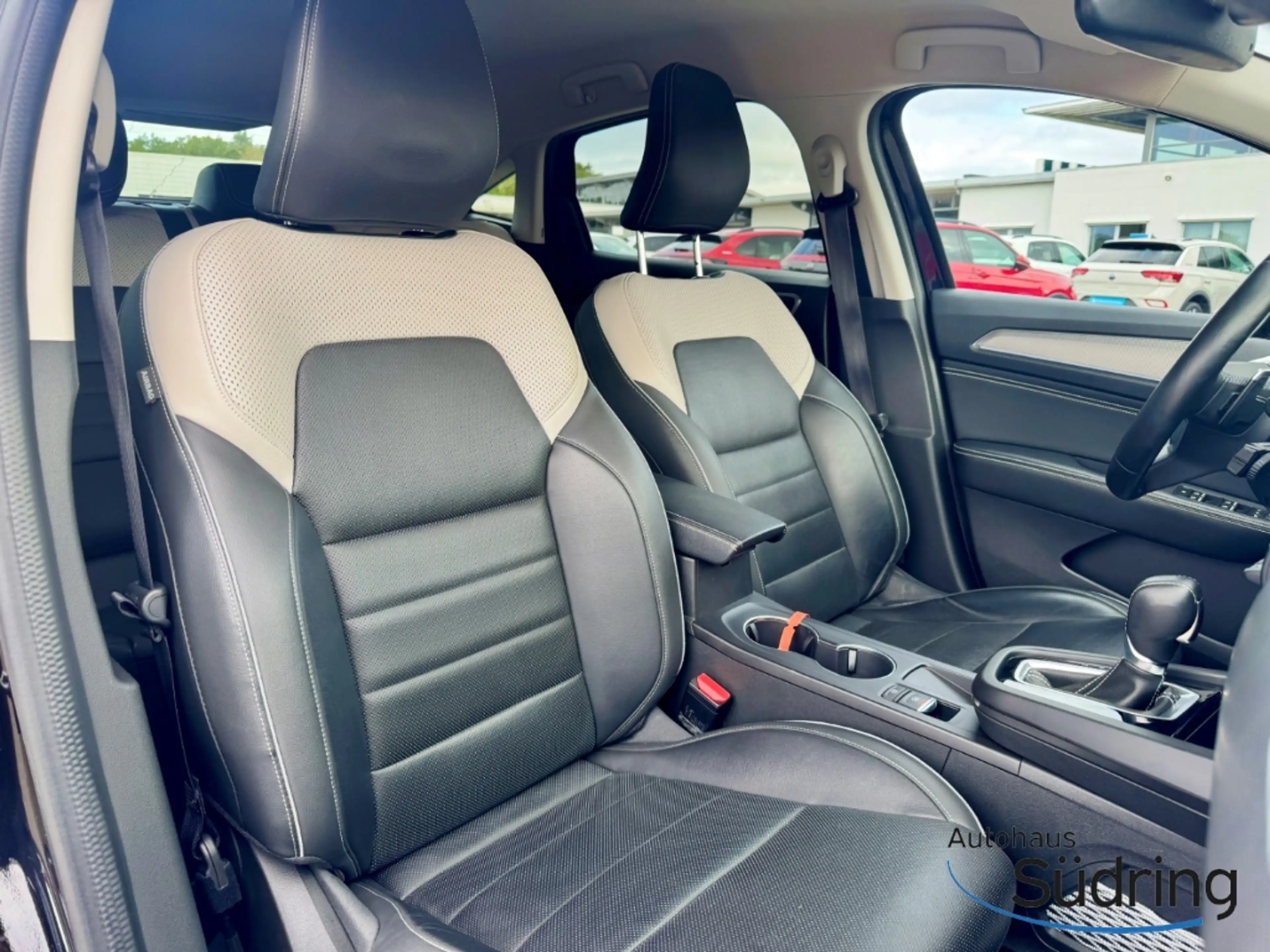 Renault Arkana 1,3 TCe140 Intens AHK Navi Leder LED ACC — photo 7