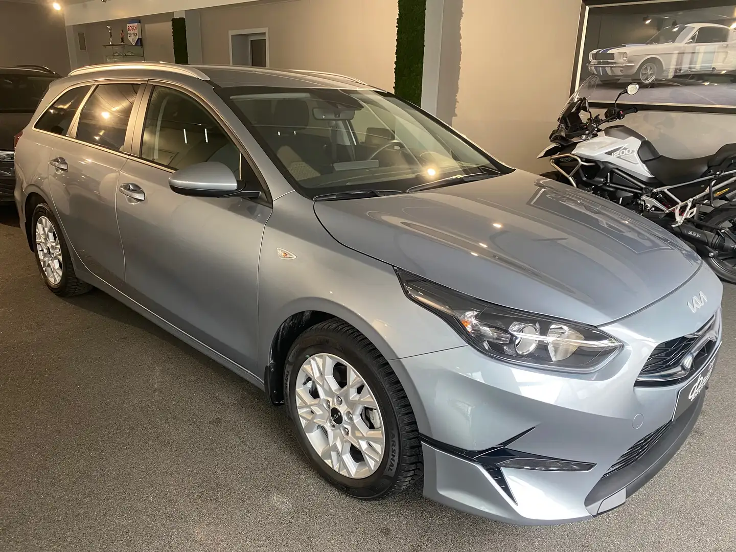 Kia Ceed SW / cee'd SW 1.5 T-GDi Pulse ISG DCT Gris - 1