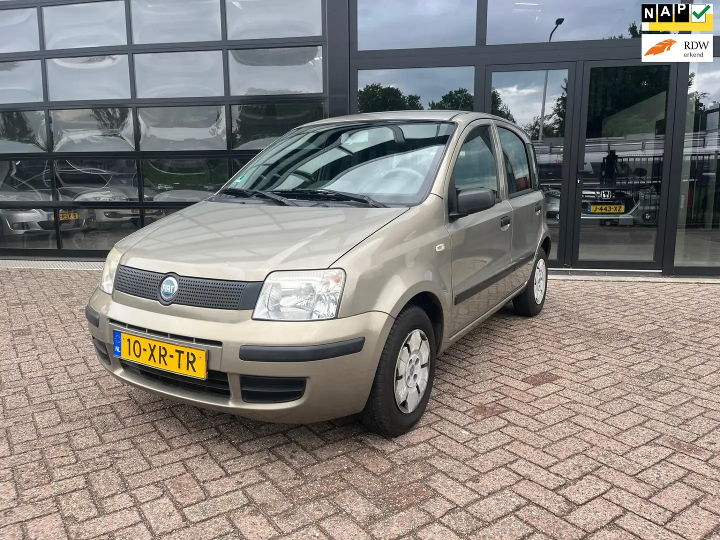 Fiat Panda 1.1 Active , 5 deurs, Zuinig Beige - 1