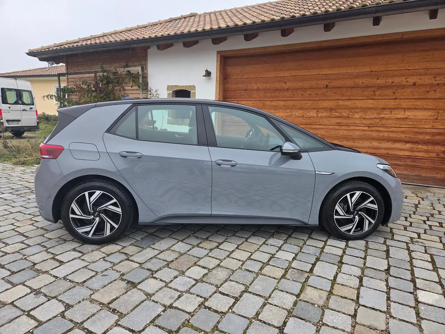 Volkswagen ID.3 Pro, Komfort-Paket, ACC, PDC v+h, RFK, Isofix Grau - 2