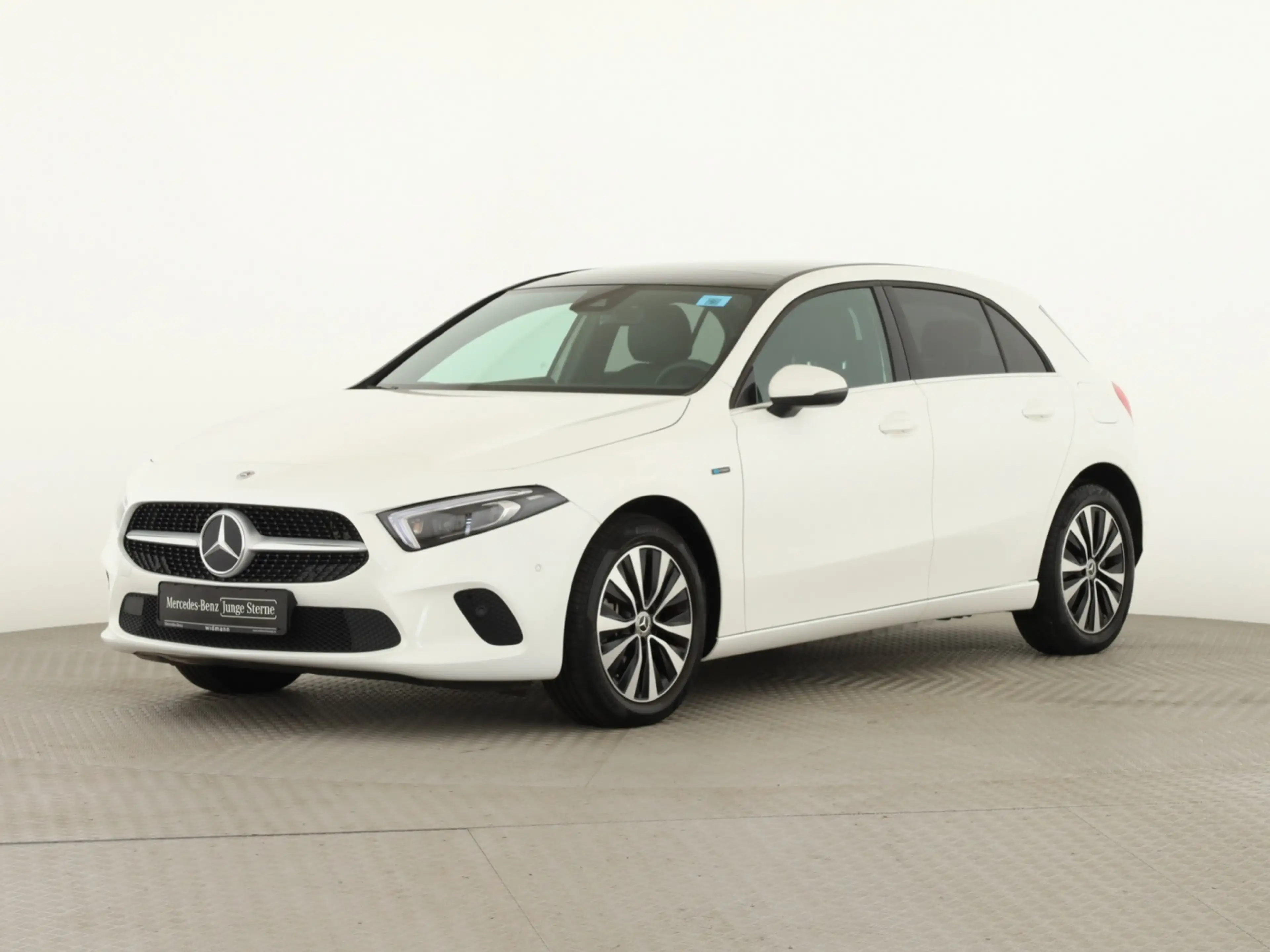 Mercedes-Benz A 250 e *Panorama*AHK*Multibeam*PTS*Kamera*Navi* — photo 5