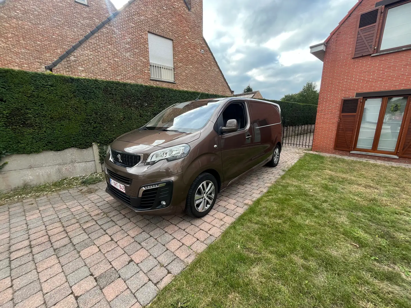 Peugeot Expert Expert L2H1 EAT8 Asphalt Bruin - 1