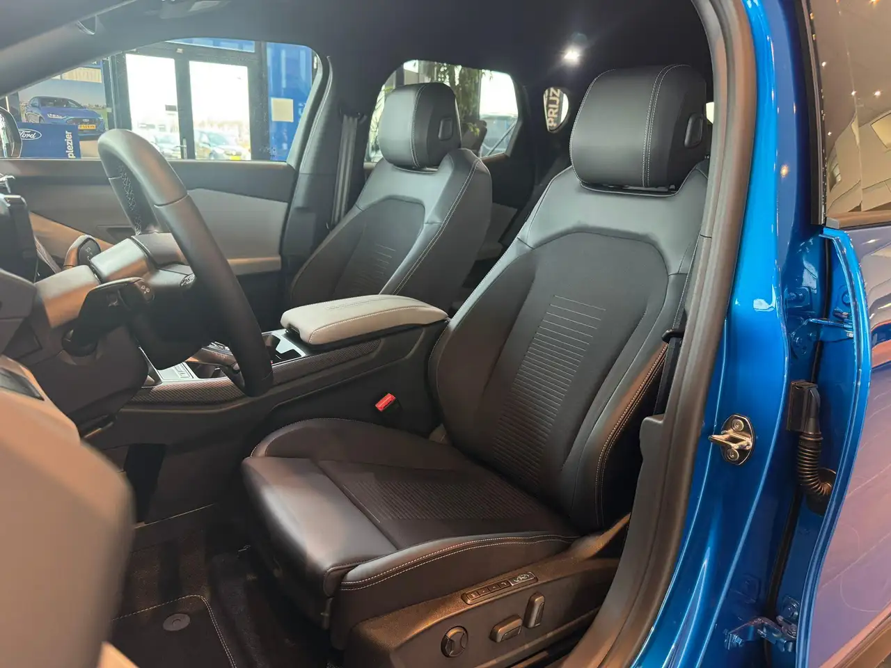 Ford Capri 2026 — фото 11