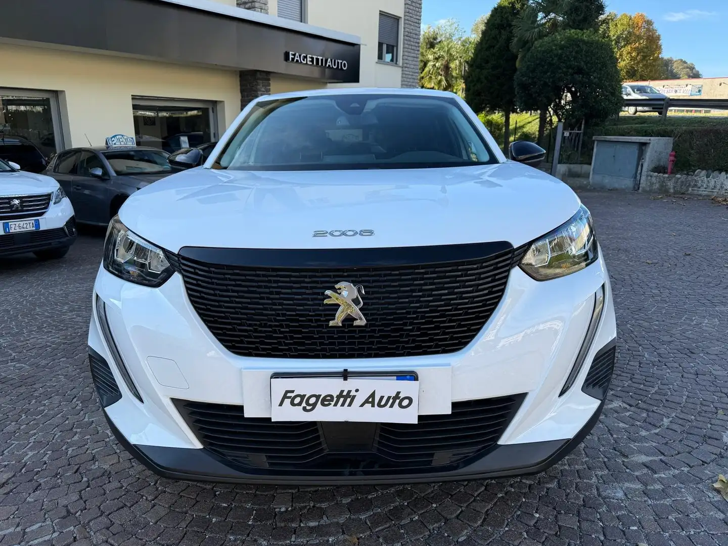 Peugeot 2008 1.2 PURETECH 130CV EAT8 ACTIVE PACK Weiß - 2