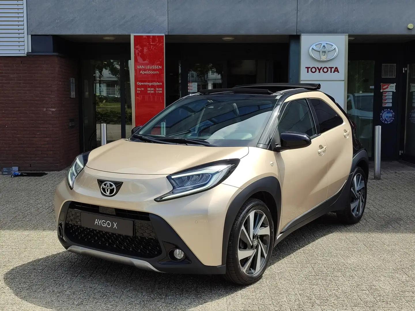 Toyota Aygo X 1.0 VVT-i MT PREMIUM CABRIO KEYLESS STOELVERW CAME Beige - 1