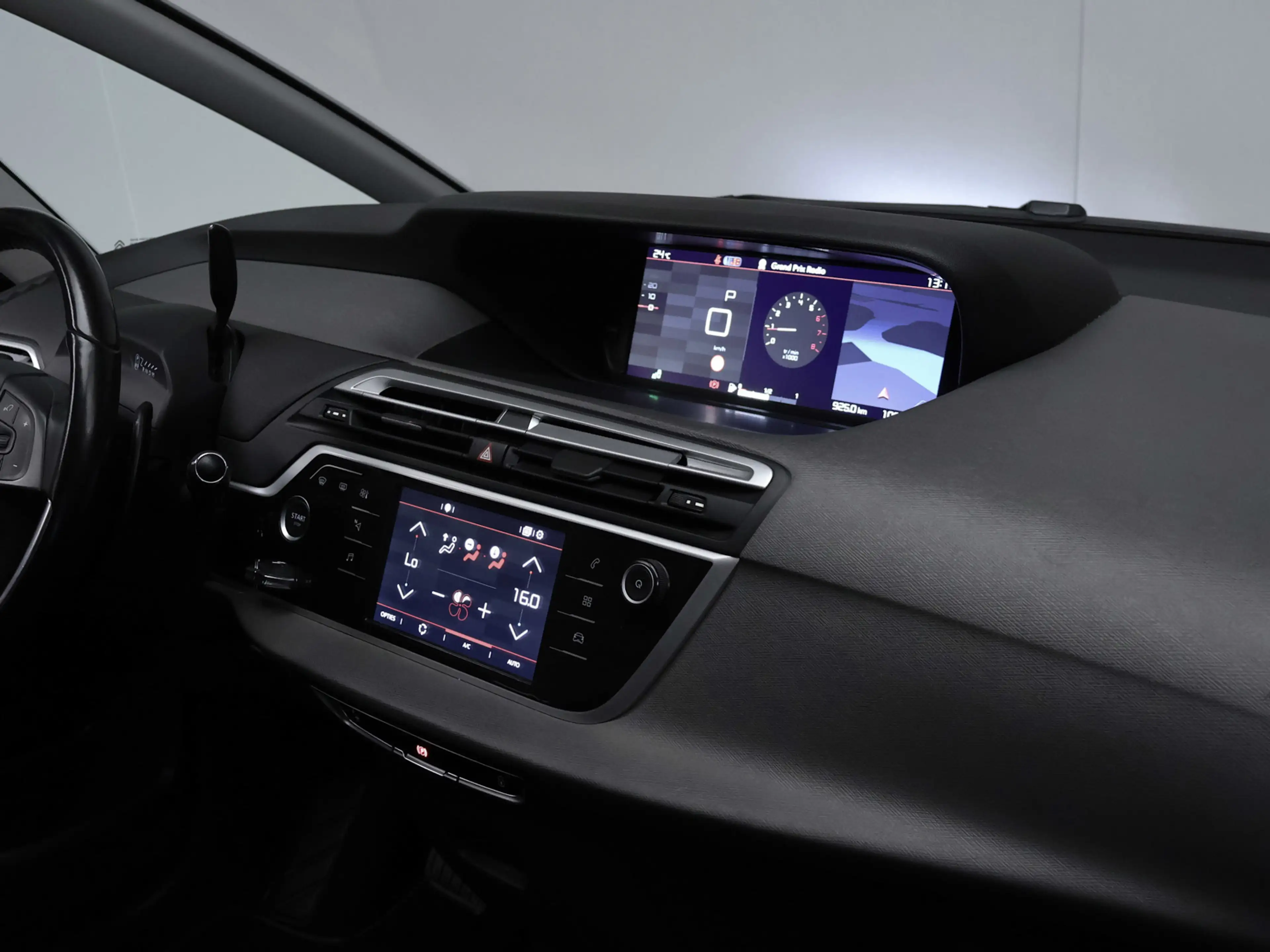 Citroen Grand C4 SpaceTourer 1.2 PureTech Shine Sport (APPLE CARPLAY,NAVI,CAMER — photo 34