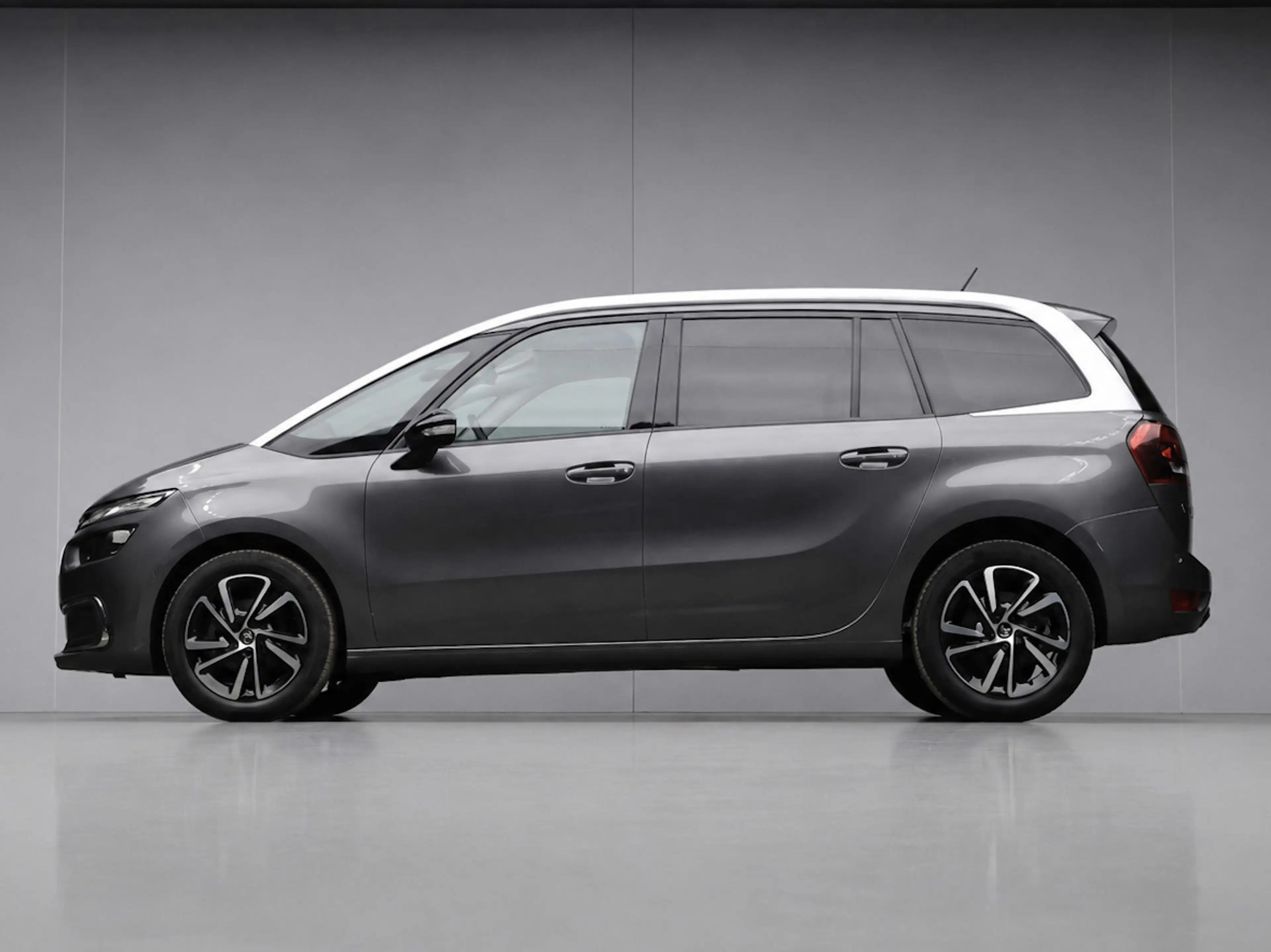 Citroen Grand C4 SpaceTourer 1.2 PureTech Shine Sport (APPLE CARPLAY,NAVI,CAMER