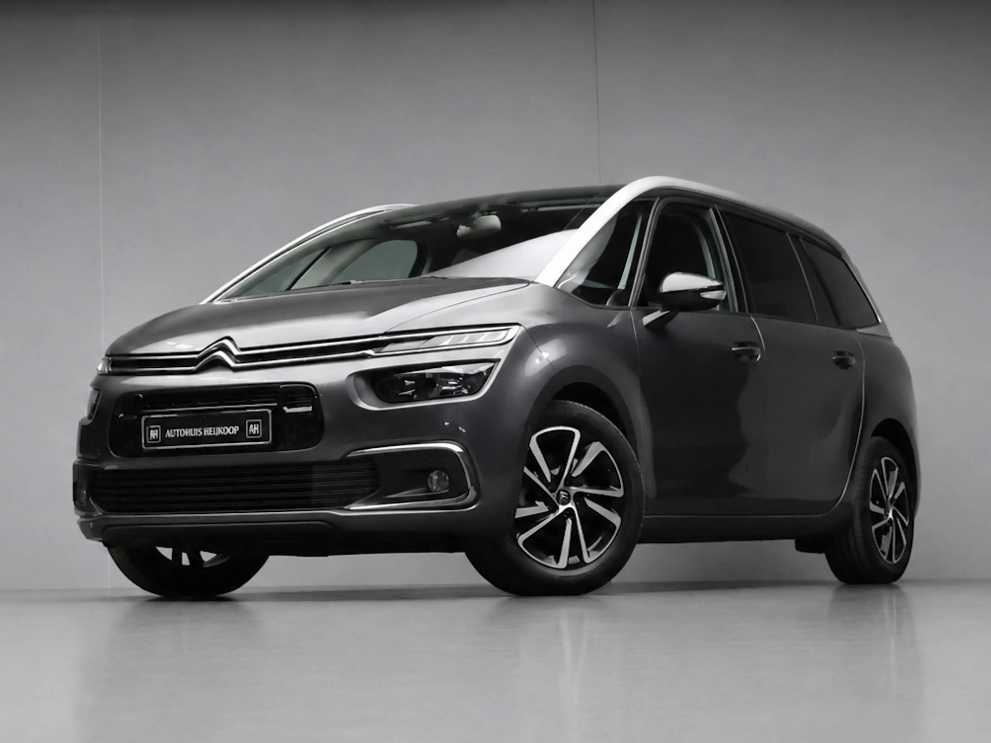 Citroen Grand C4 SpaceTourer 1.2 PureTech Shine Sport (APPLE CARPLAY,NAVI,CAMER — photo 3