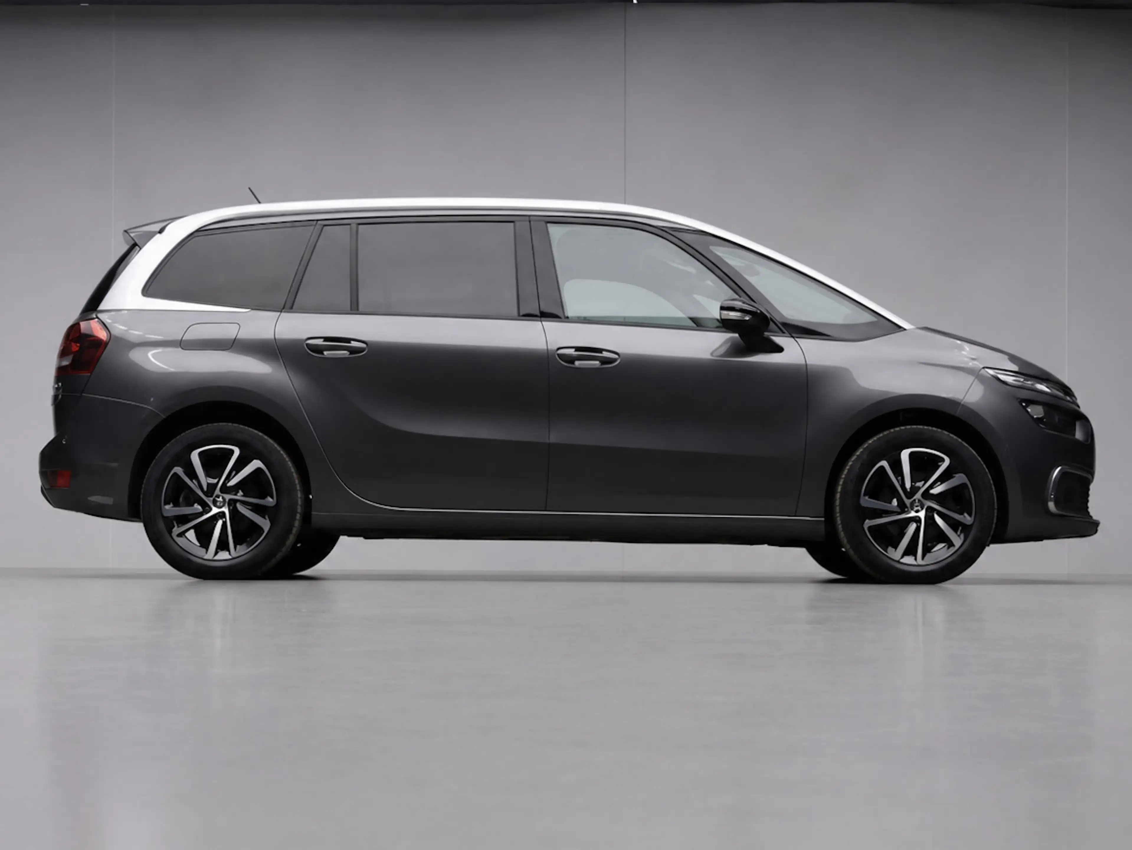 Citroen Grand C4 SpaceTourer 1.2 PureTech Shine Sport (APPLE CARPLAY,NAVI,CAMER — photo 6