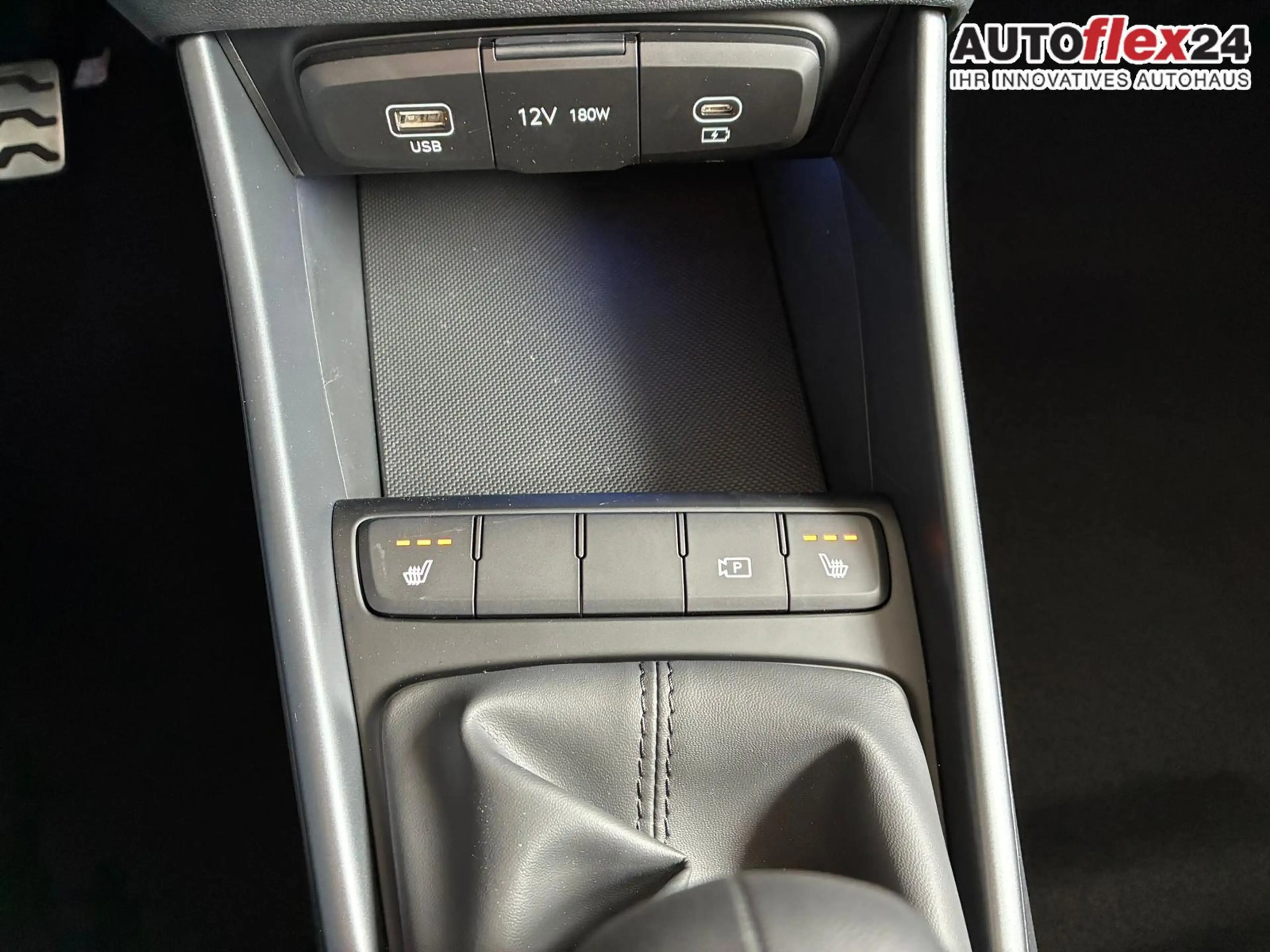 Hyundai BAYON Comfort Plus 1.2 MPI / Navi PDC m. Kamera Klima... — photo 14