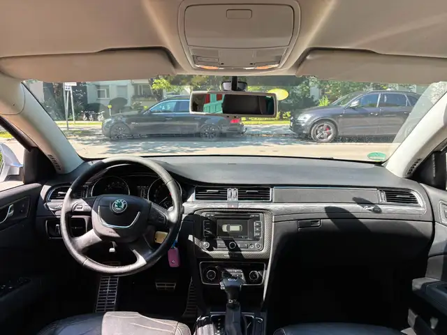 Skoda Superb view 12