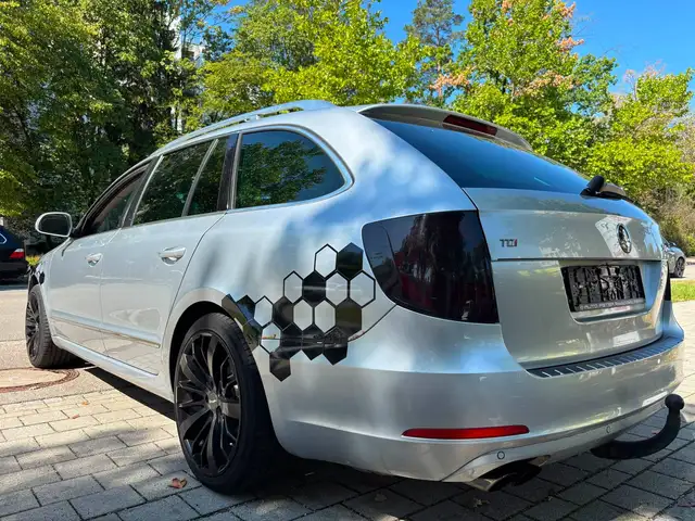 Skoda Superb view 3