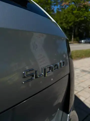 Skoda Superb view 6