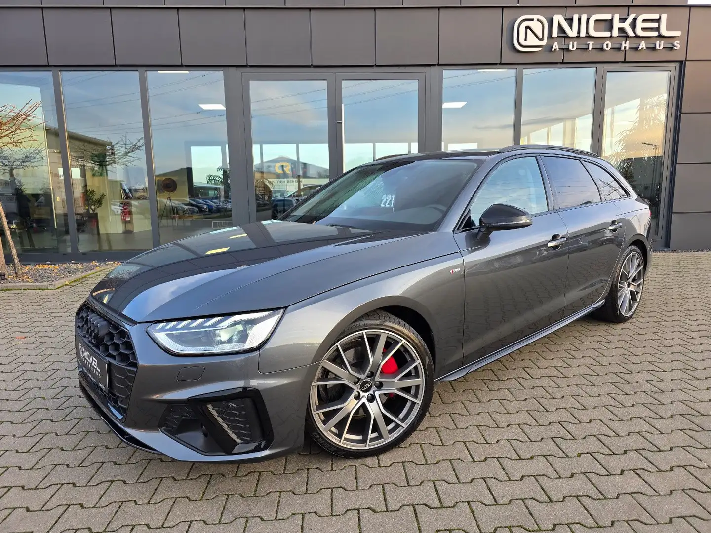 Audi A4 Avant 40 TDI S line *Matrix*Ahk*19Zoll*TOP* Grau - 1