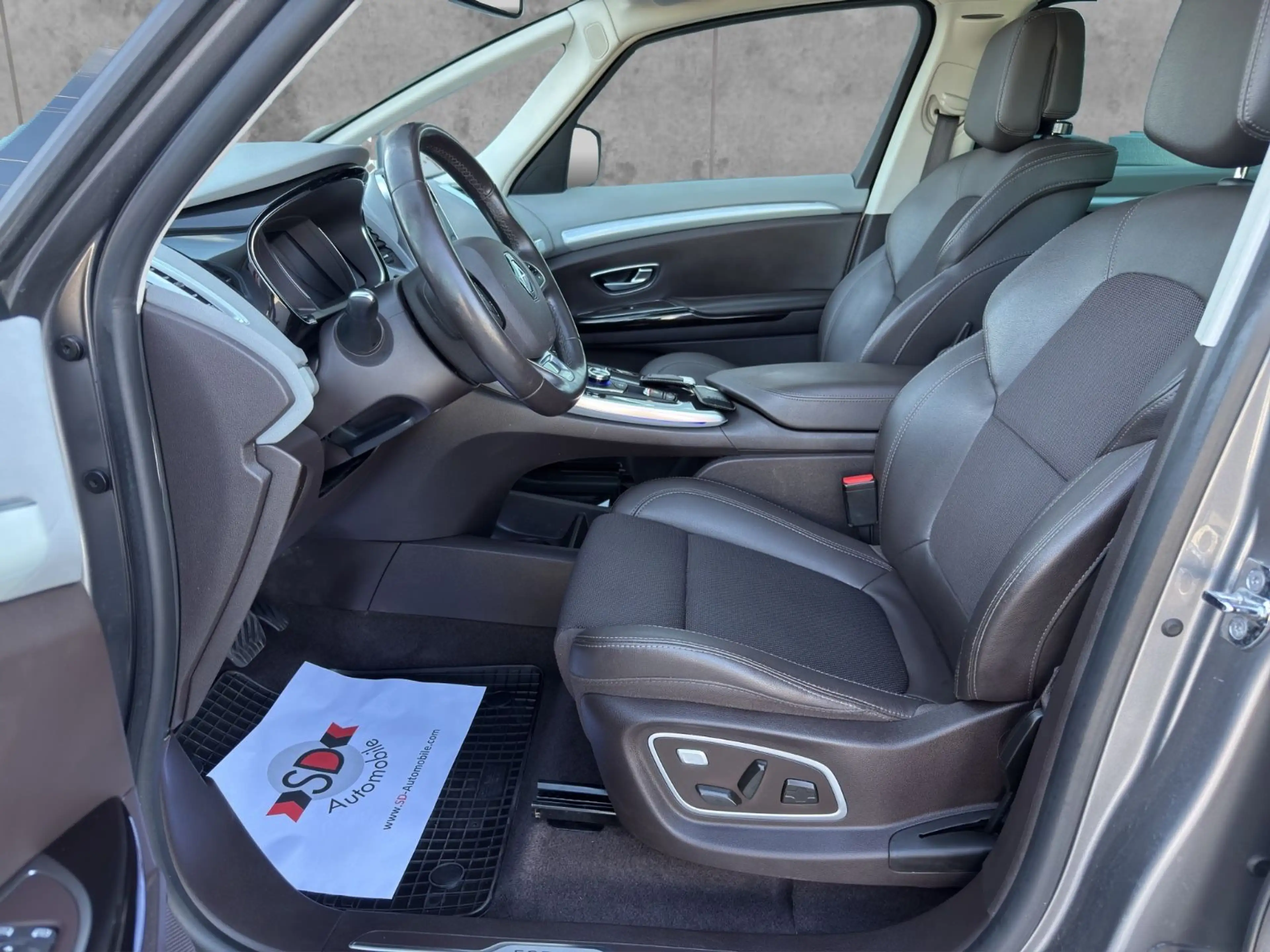 Renault Espace V Intens 7-Sitzer Pano. LED BLIS AHK — photo 9