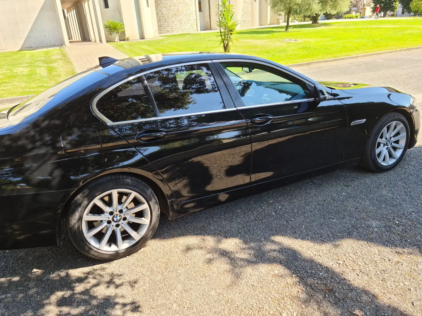 BMW 520 Serie 5 F10 Berlina 520d Business 184cv auto E6 Nero - 2