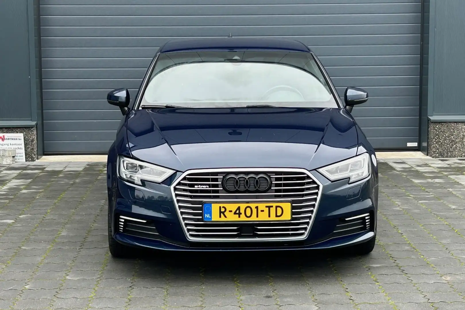 Audi A3 Sportback 40 e-tron S-Line 18" LED VIRTUAL Blau - 2