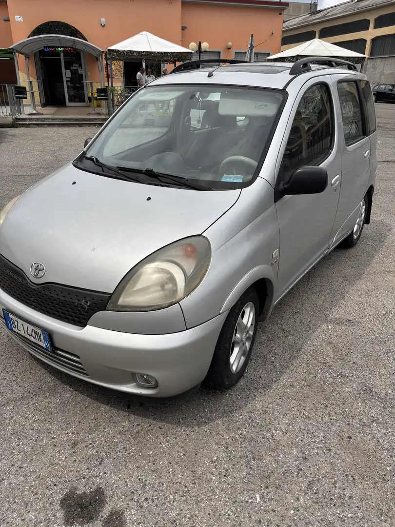 Toyota Yaris Verso 1.3 Sol - 2