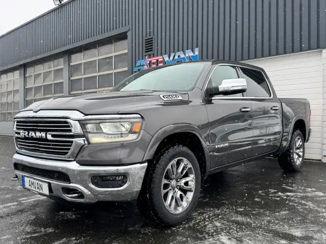 Dodge RAM 1500 CrewCab Laramie 5.7 HEMI 4x4 Panorama