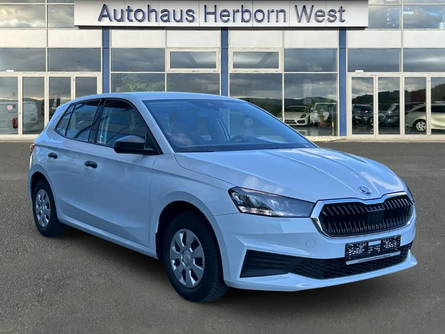 Skoda Fabia 1.0 TSI Essence LED Allwetterreifen Klima PDC hint Blanc - 2