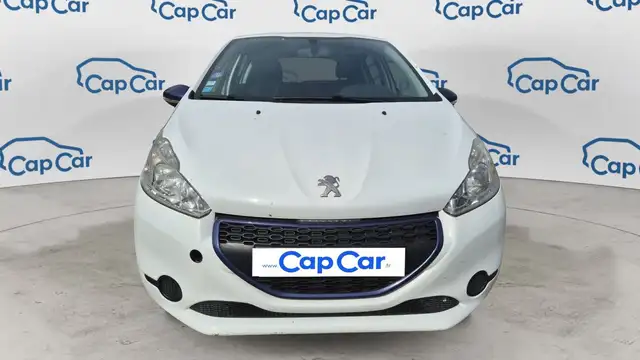 Peugeot 208 view 5