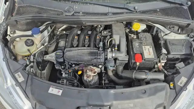 Peugeot 208 view 15