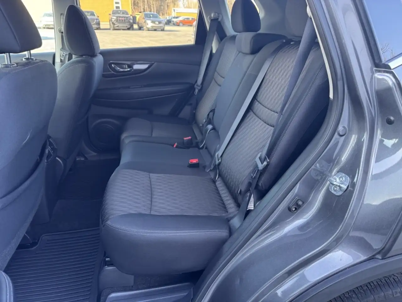Nissan Rogue снимка Nissan Rogue
