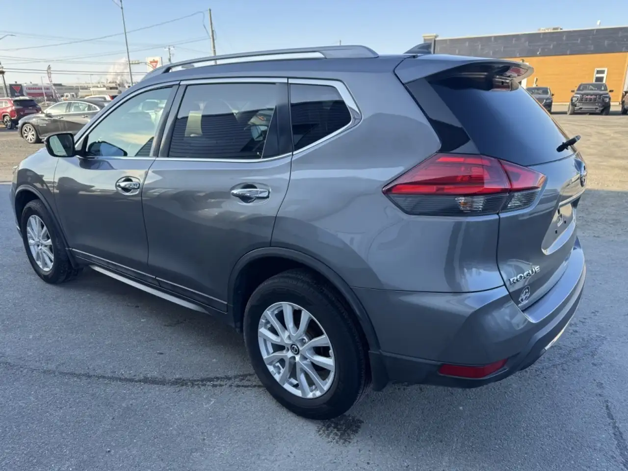 Nissan Rogue снимка Nissan Rogue