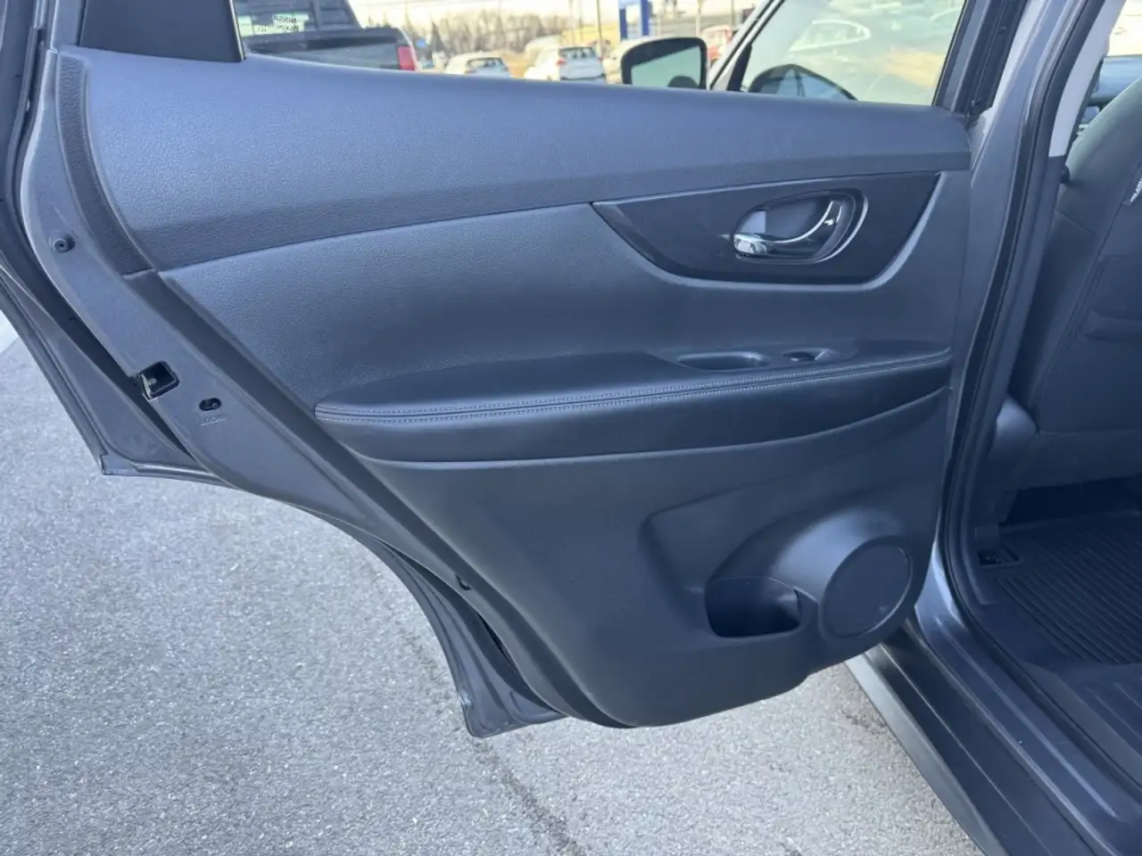 Nissan Rogue снимка Nissan Rogue