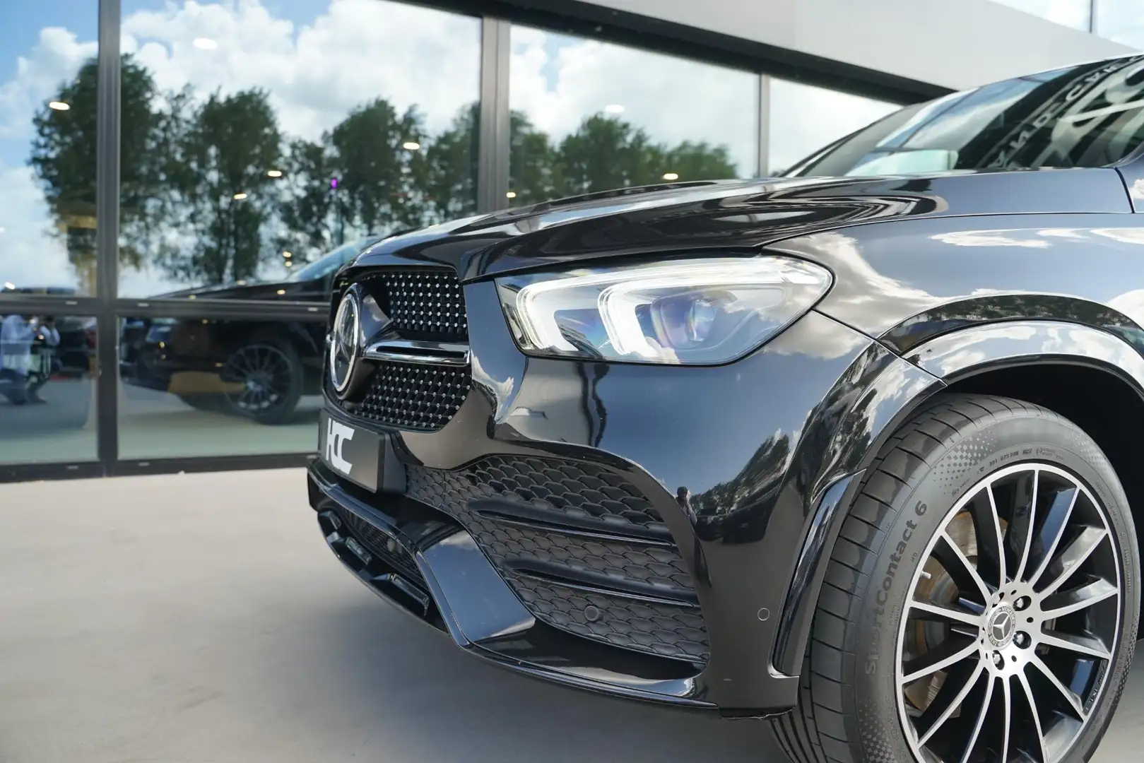Mercedes-Benz GLE 350 e 4MATIC | AMG | Night | Pano | Burmester | Memory Zwart - 2
