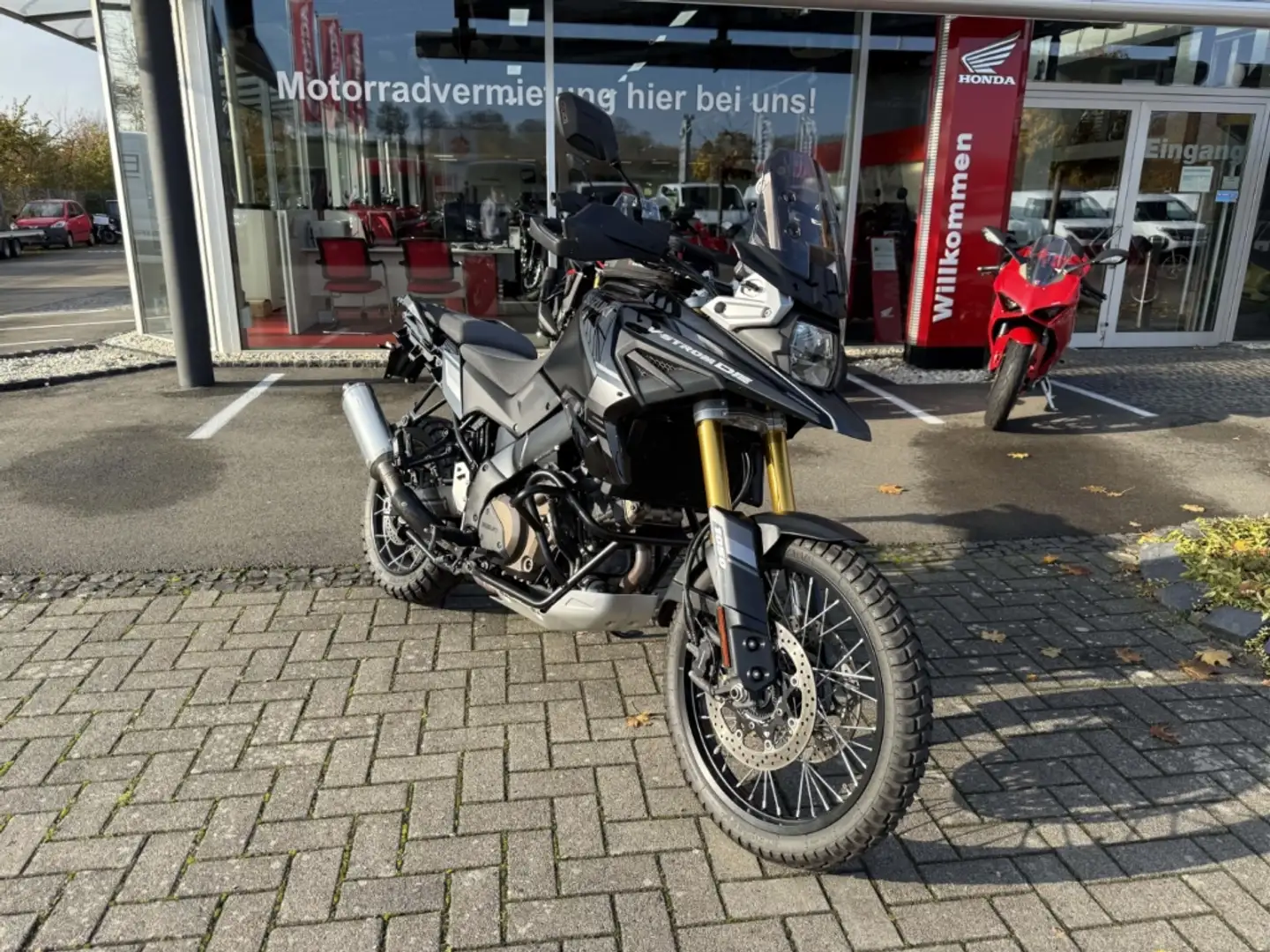 Suzuki V-Strom 1050 *wenig KM*Checkheft*Garantie*Schwarz*108 PS* Nero - 2