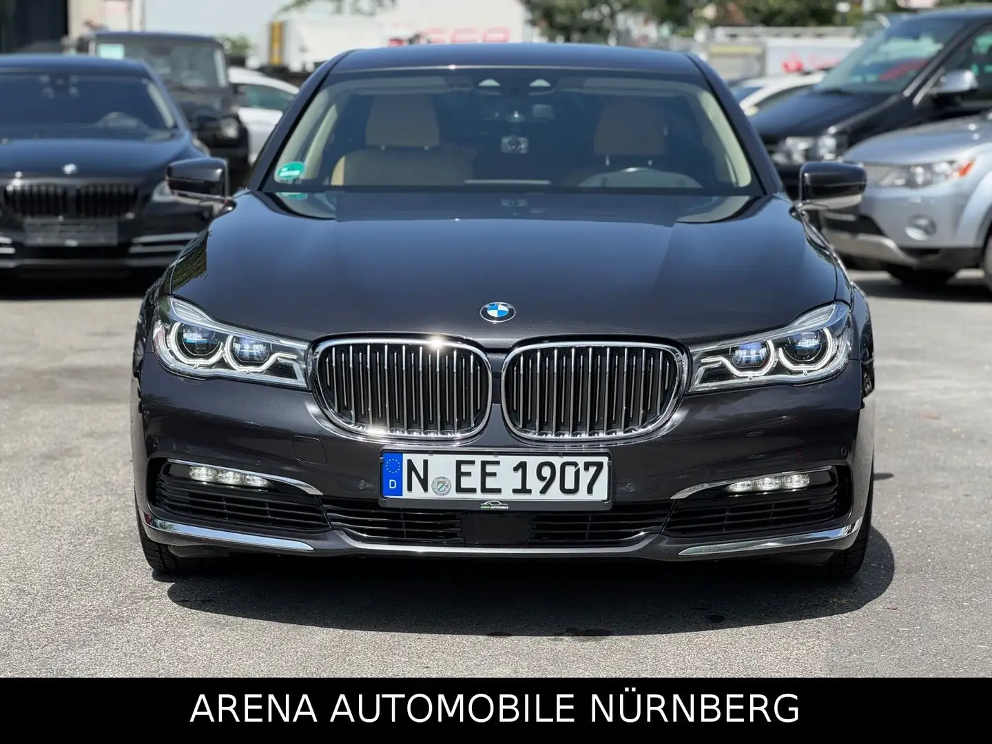 BMW 740 d xDrive*Massage*Ahk*Laserlight*HeadUp*HiFi Grau - 2