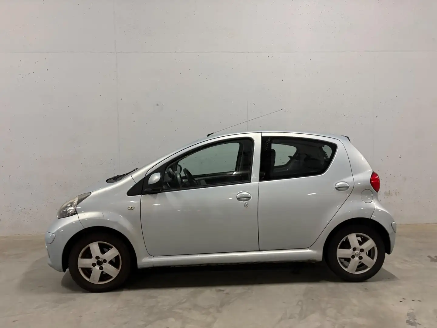 Toyota Aygo 1.0-12V Sport 5drs. Navi Airco APK Nieuwe Koppelin Blauw - 2