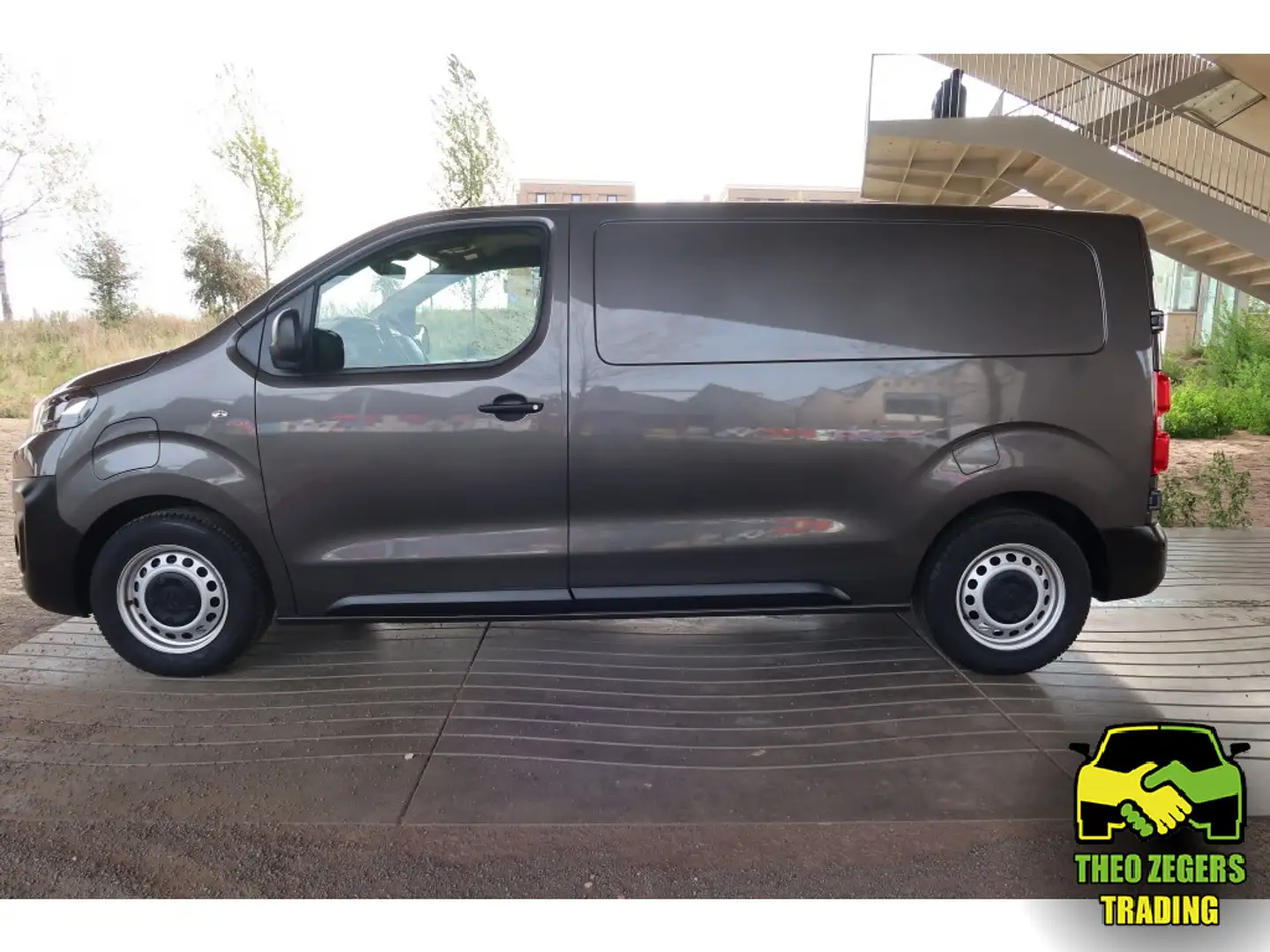 Citroen Jumpy ë-Jumpy Club M 136 pk SLECHTS 14.366 km Grijs - 1