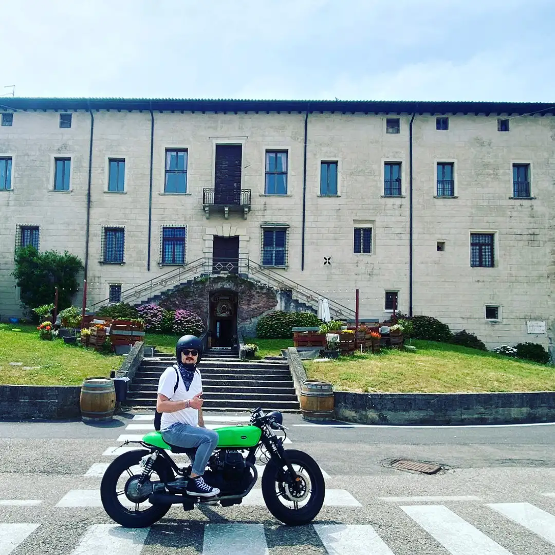 Moto Guzzi V 75 Cafe racer Verde - 1