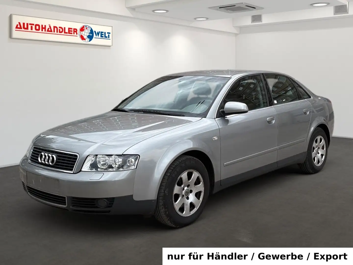 Audi A4 2.0 Automatik AAC Xenon SHZ Šedá - 1