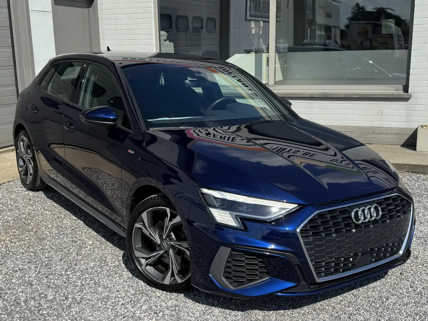 Audi A3 35TFSI 150PK S-Tronic / S-Line / B&O / Matrix LED Blauw - 2