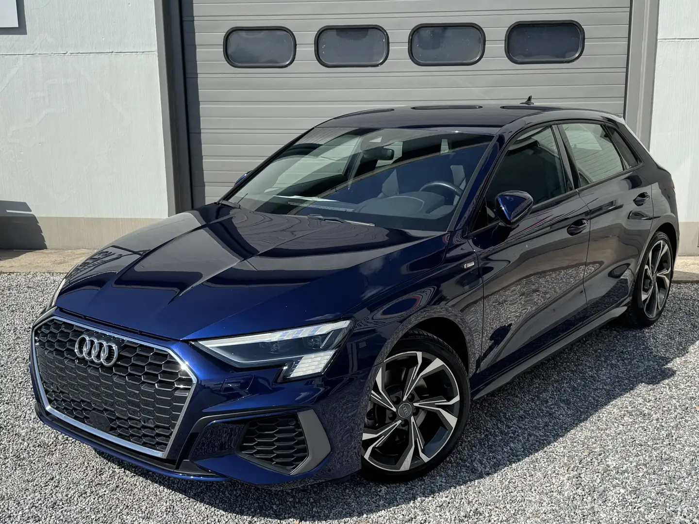 Audi A3 35TFSI 150PK S-Tronic / S-Line / B&O / Matrix LED Blauw - 1