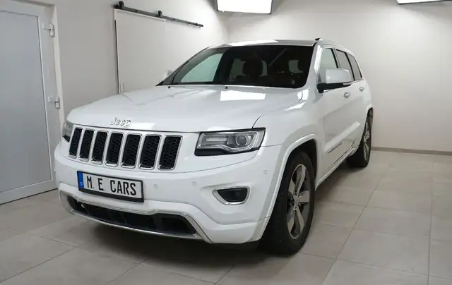 Jeep Grand Cherokee 3.0 CRD Overland LUFT AHK PANO