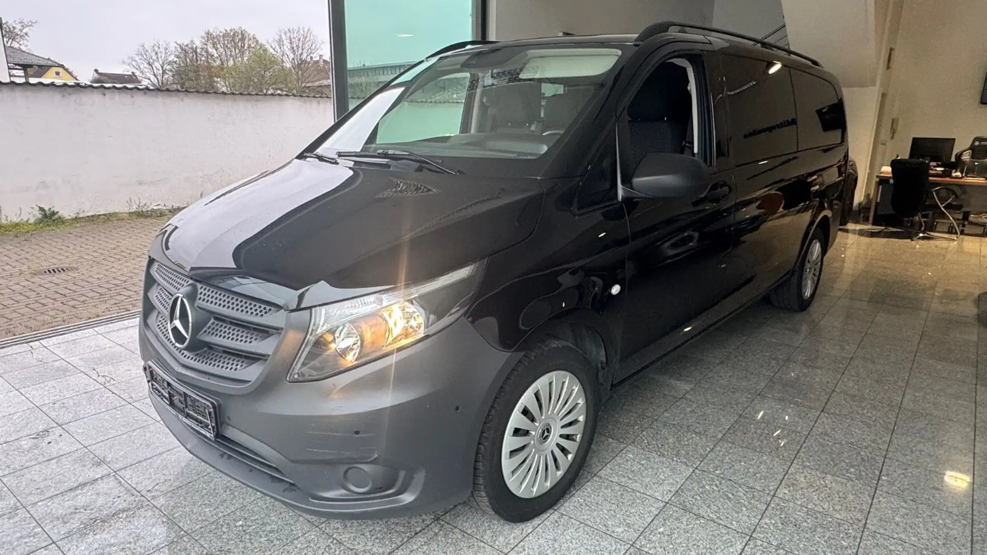 Mercedes-Benz Vito Tourer 116 CDI Pro extralang*9 Sitze*Kamera Schwarz - 2